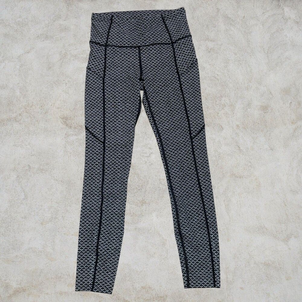 lululemon Fast and Free 7/8 Tight II 25in Size 4 Black White Nulux W5ATLS
